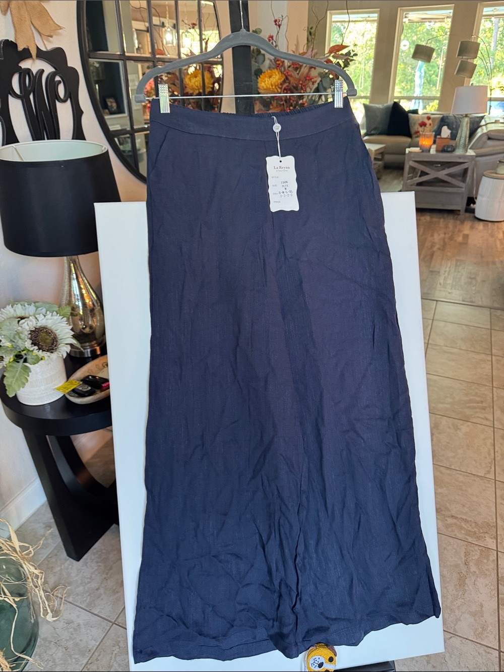 La Reyna Dark Navy Linen Pants with Flowing  Silhouette
